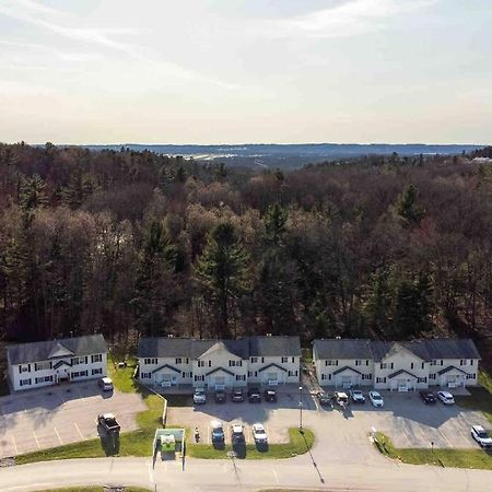 Quiet Artsy 2 Bedroom Condo W/ Indoor Fireplace Traverse City Exterior photo